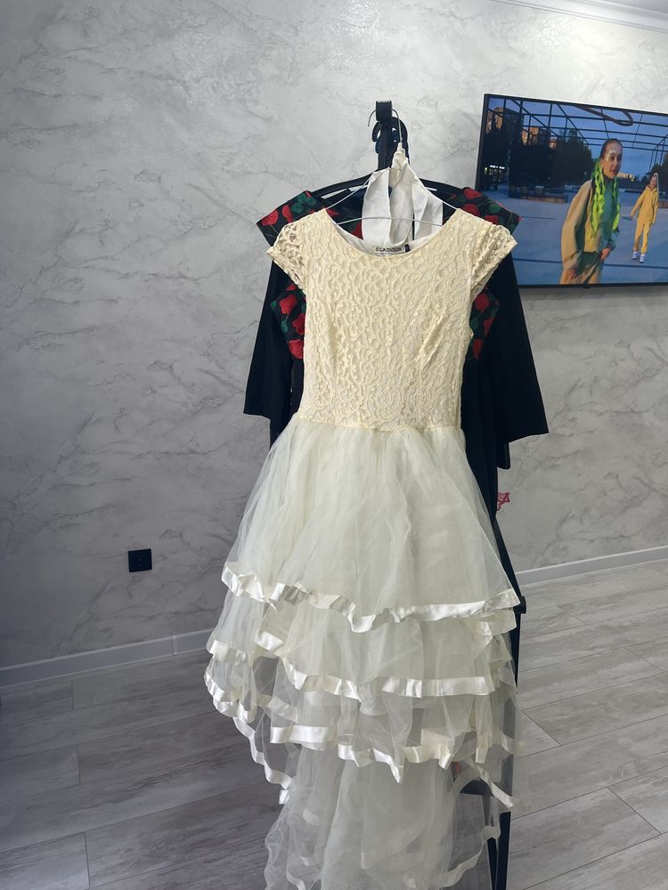 Продам детские платья