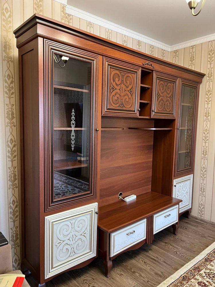 Продам стенку из чистого дерева