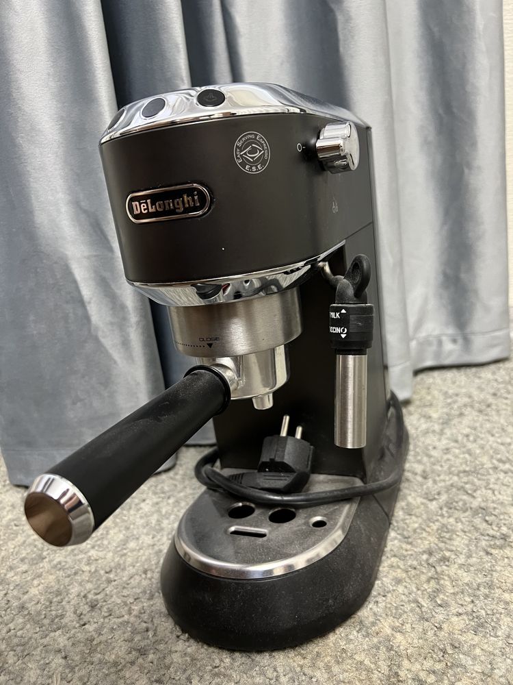 Продам кофемашину Delonghi