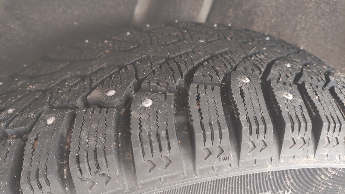 Зимняя шипованная резина Formula Ice 205/60/r16