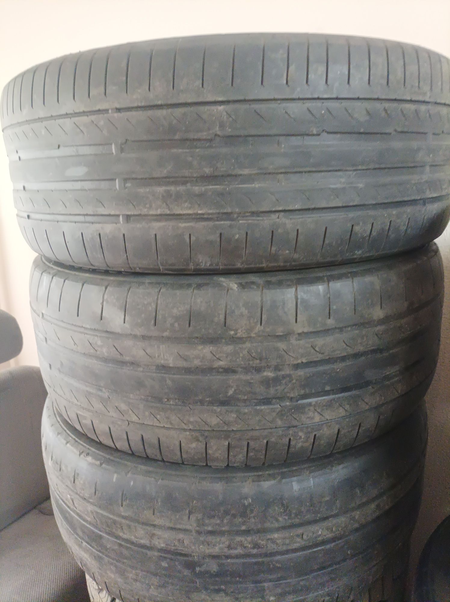 Продам шины R18 /235/55