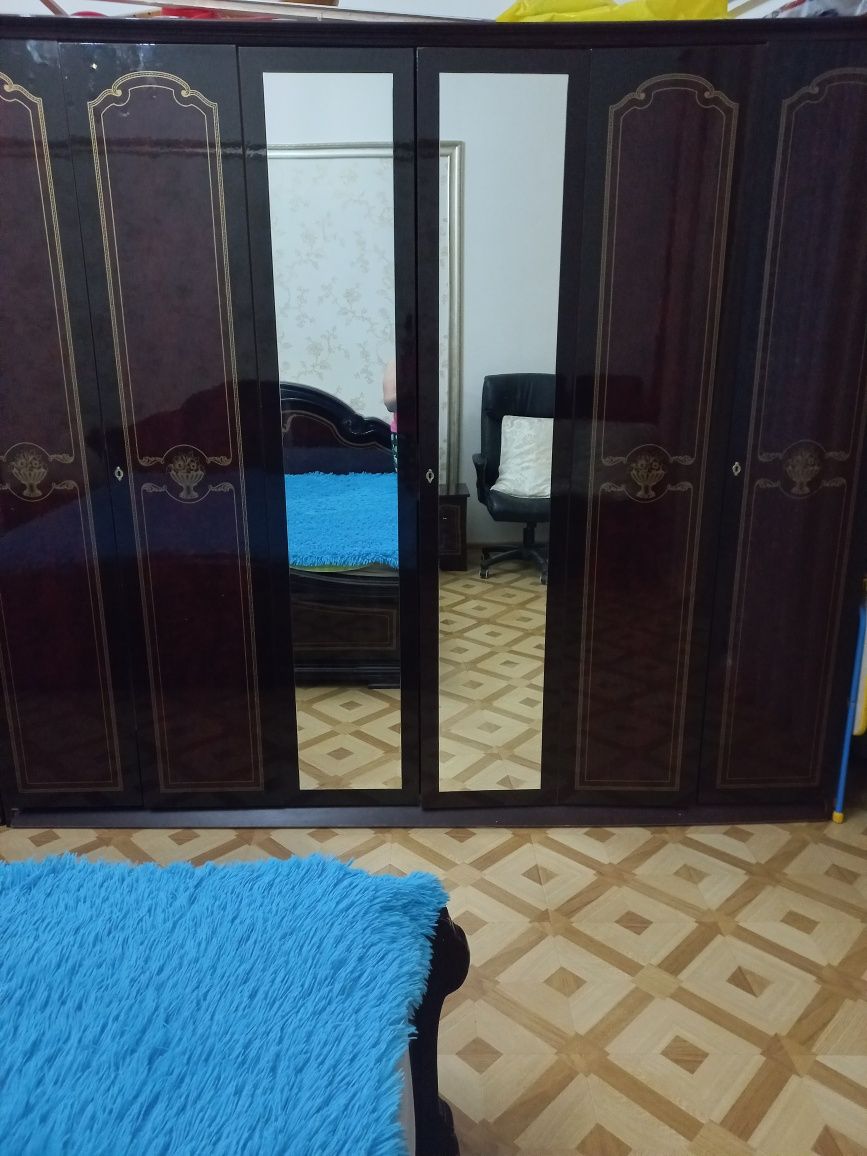 Спальний гарнитур