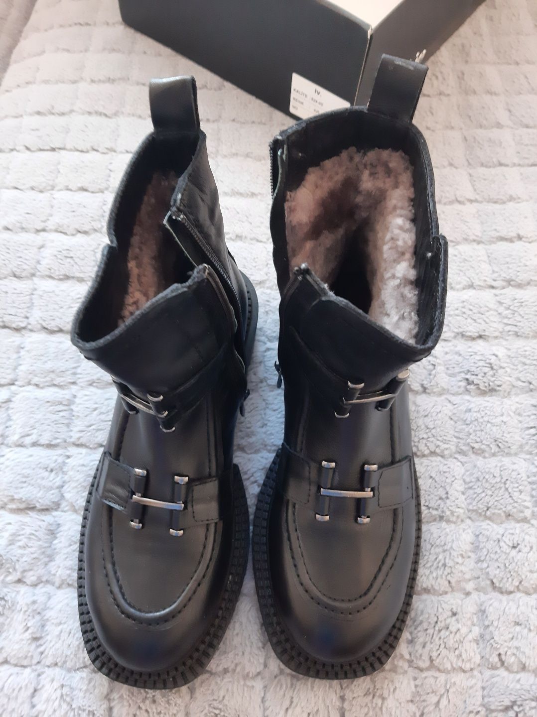 Продам зимние, женские сапоги