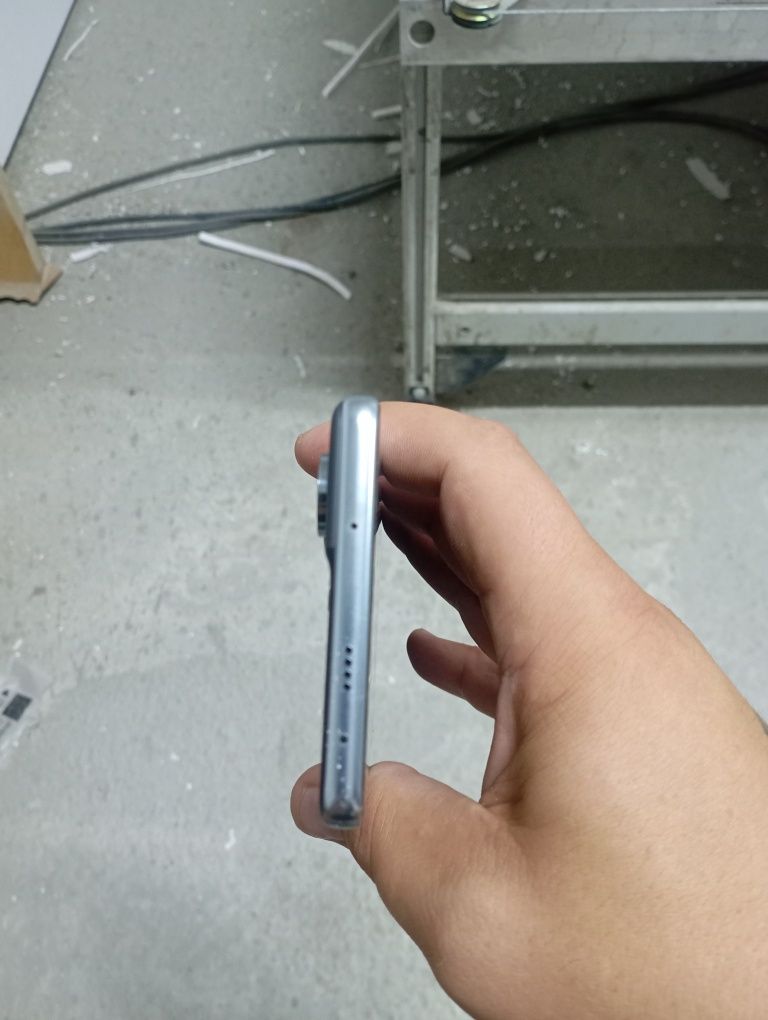 Продам телефон Tecno camon5