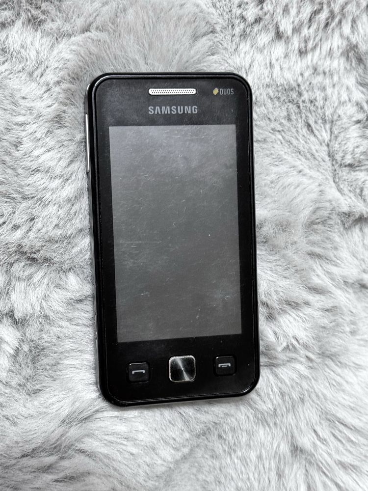 Телефон Samsung GT-C6712