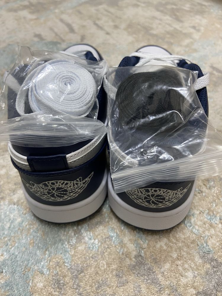 Продается кроссовки от Air jordan 1 low