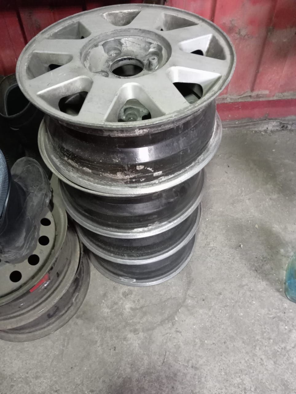 Продам диски на 15,црв