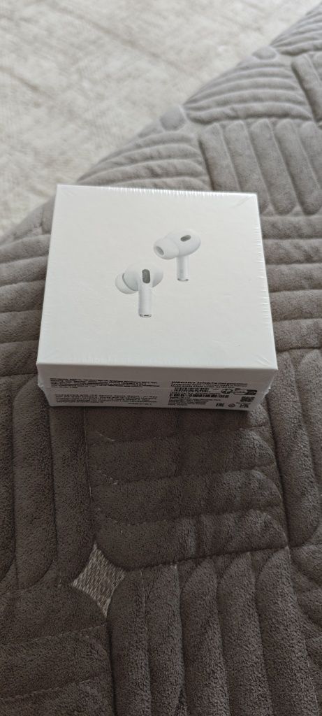 Продам новый AirPods (2nd generation) оригинал