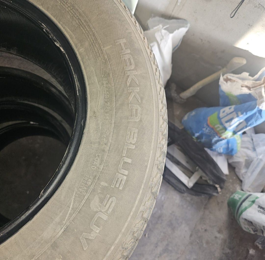 Продам 4 покрышки 265/65 R17