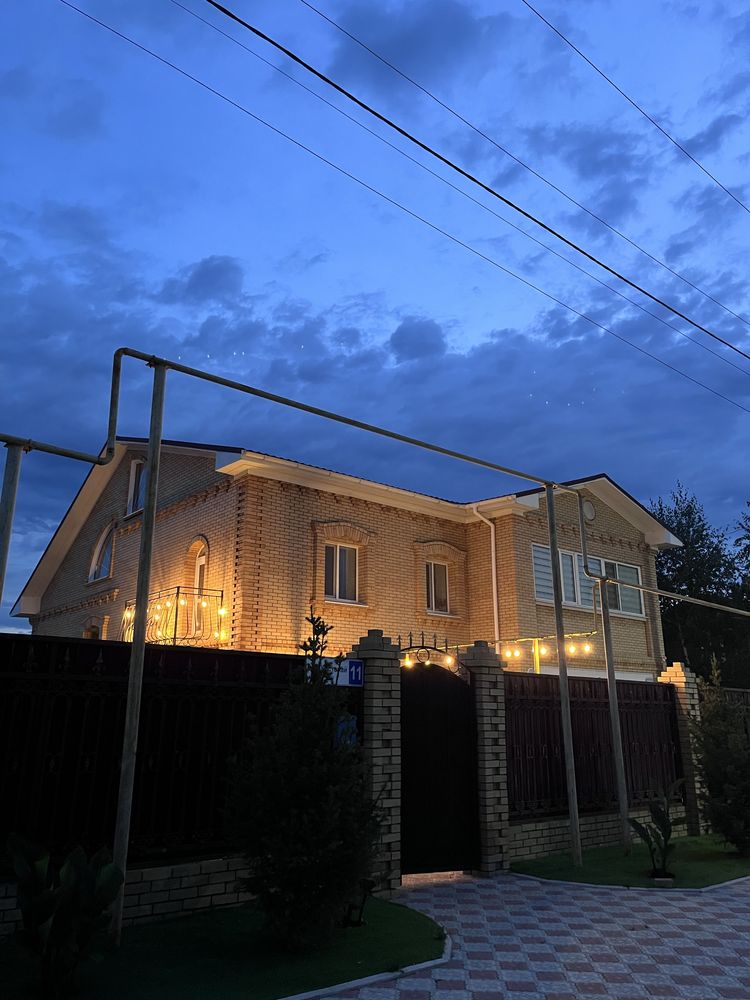 Продам просторный коттедж