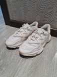 Мухские кроссовки белые Adidas Ozweego
