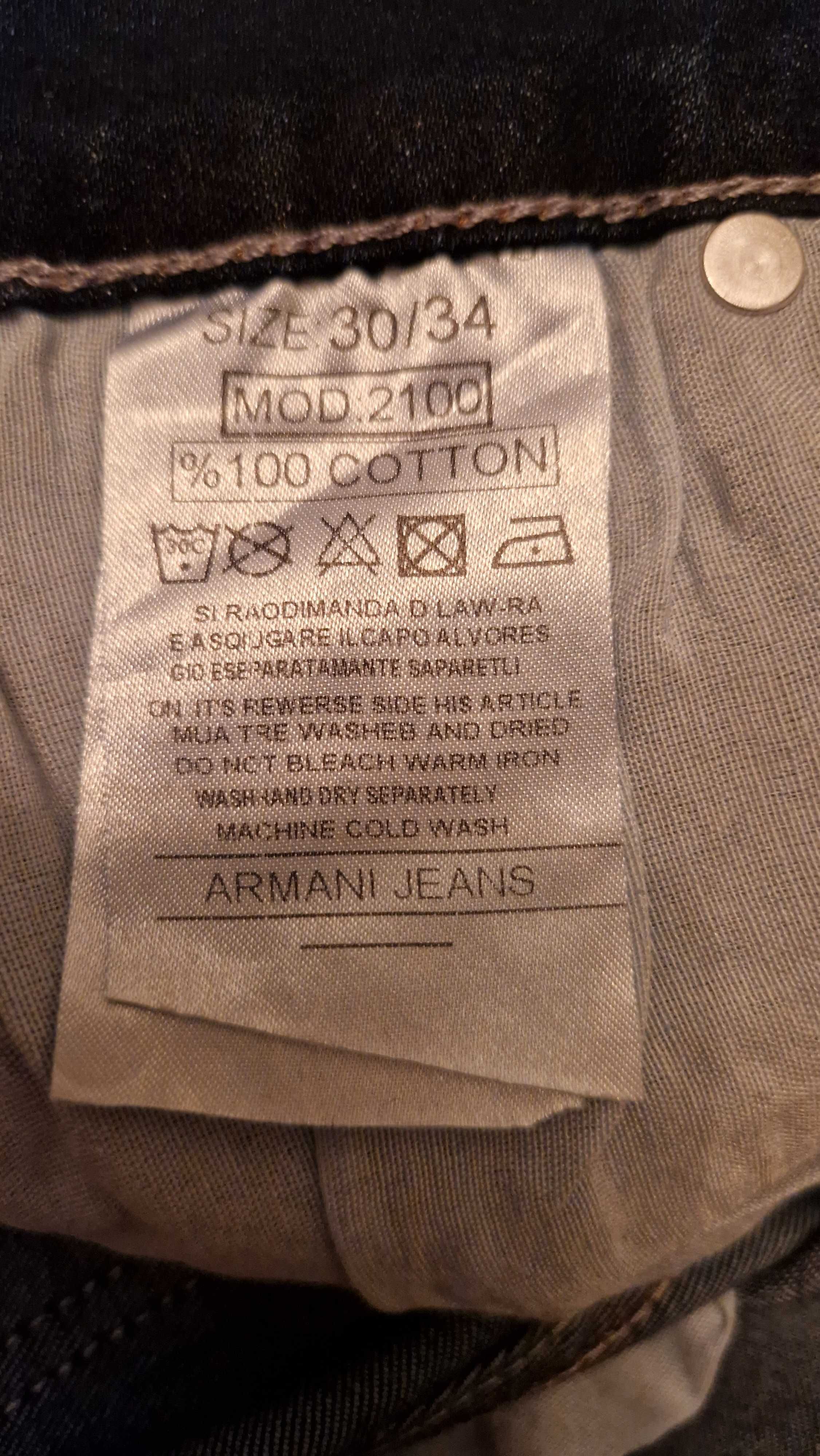 Продам джинсы новые,покупала в Турции.