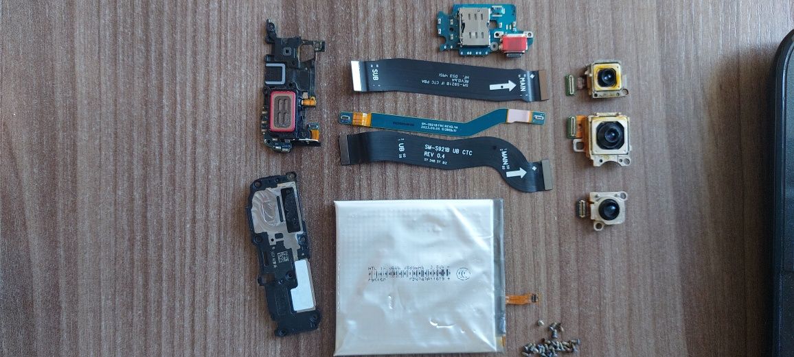 Samsung S24 на запчасти