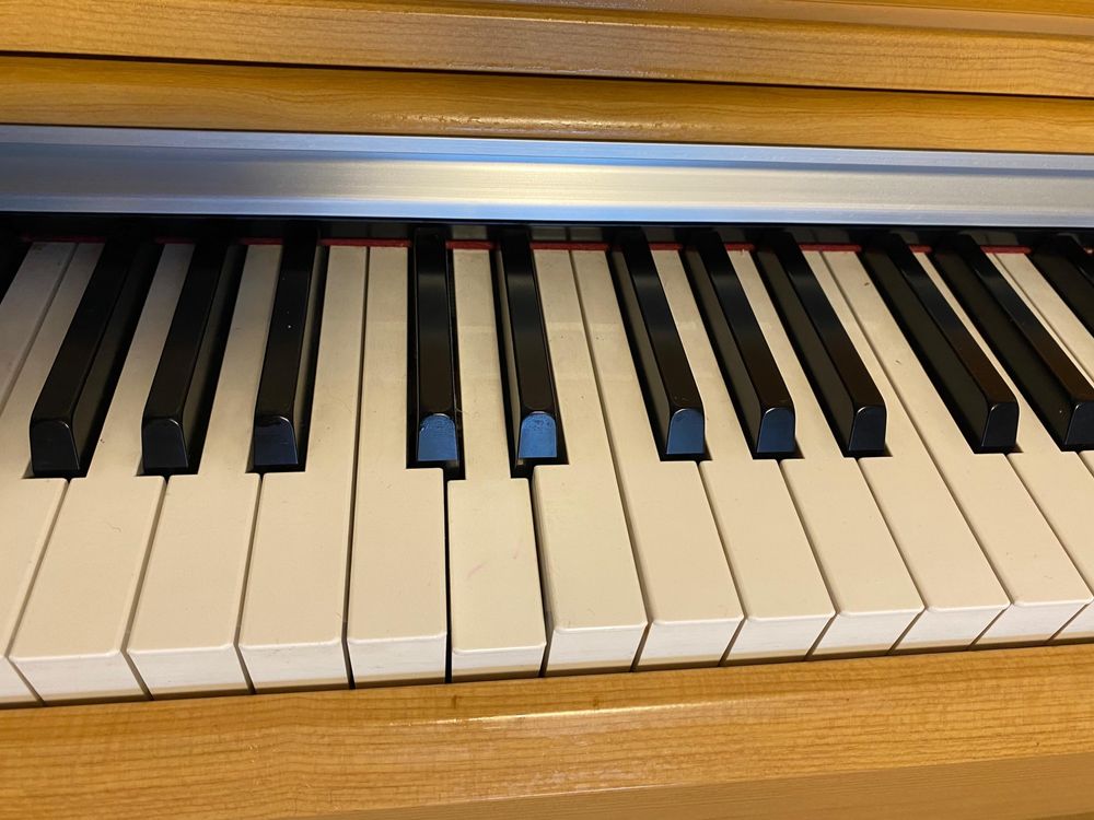 Продается электронное фортепиано YAMAHA в хорошем состоянии!