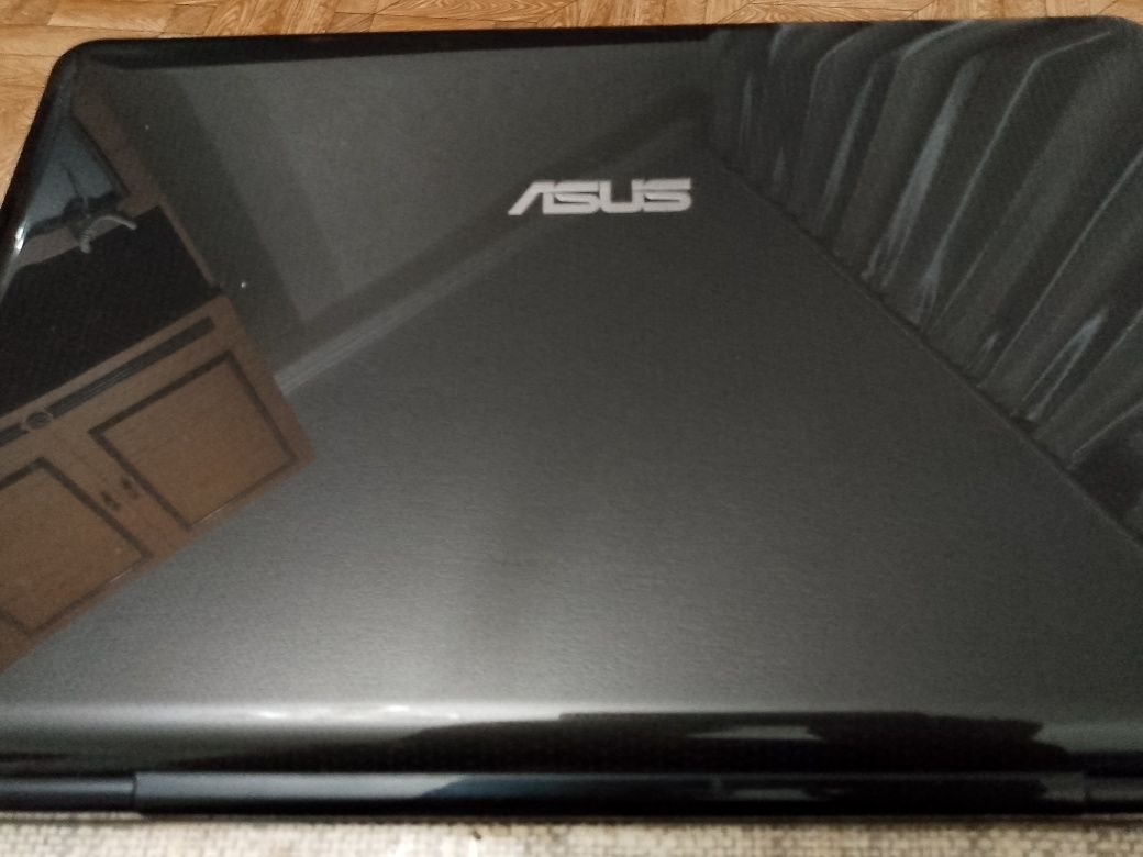 Ноутбук ASUS  , 2010года