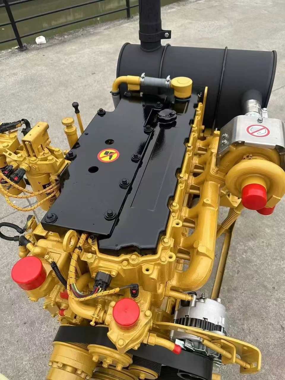 Дизельный двигатель ДВС Caterpillar CAT C6.4
