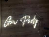 Продам неоновую вывеску “Glow Party” новая
