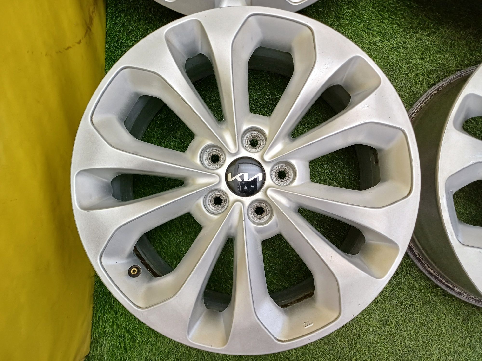 Диски R18 5×114.3 на Kia и другие.