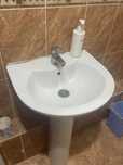 Продам умывальник керамический