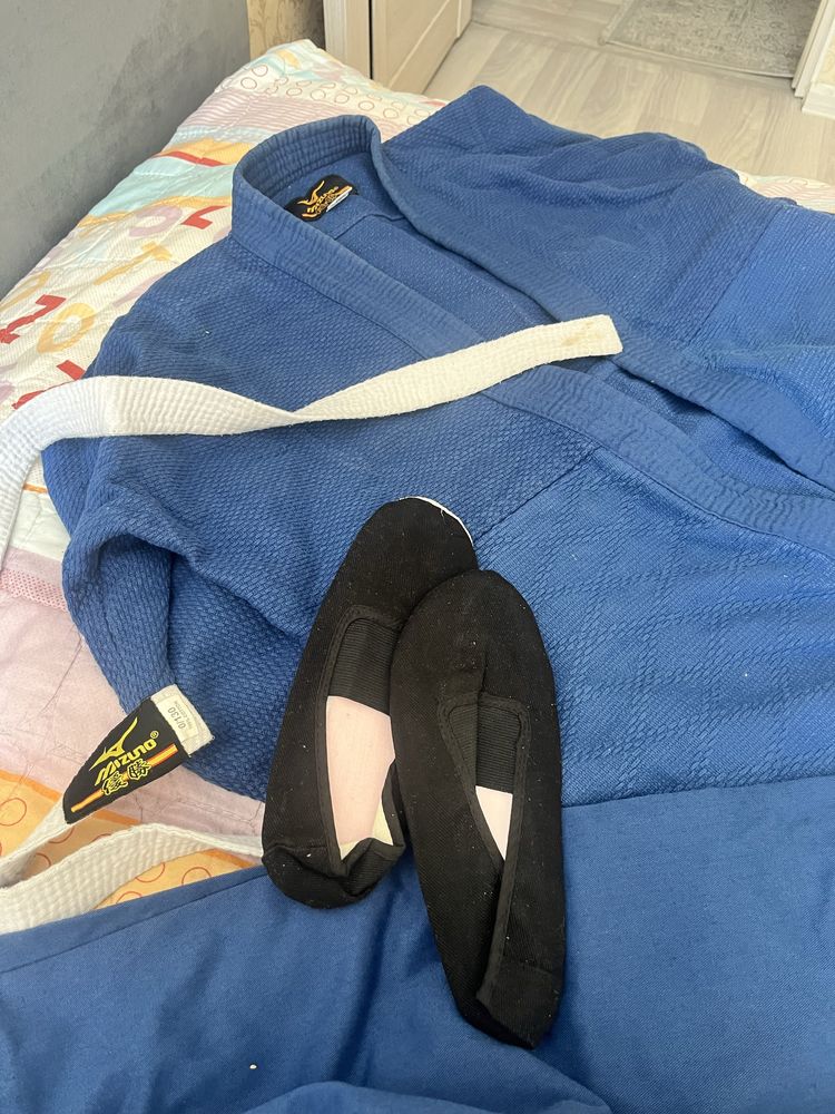 Кимоно для борьбы и дзюдо