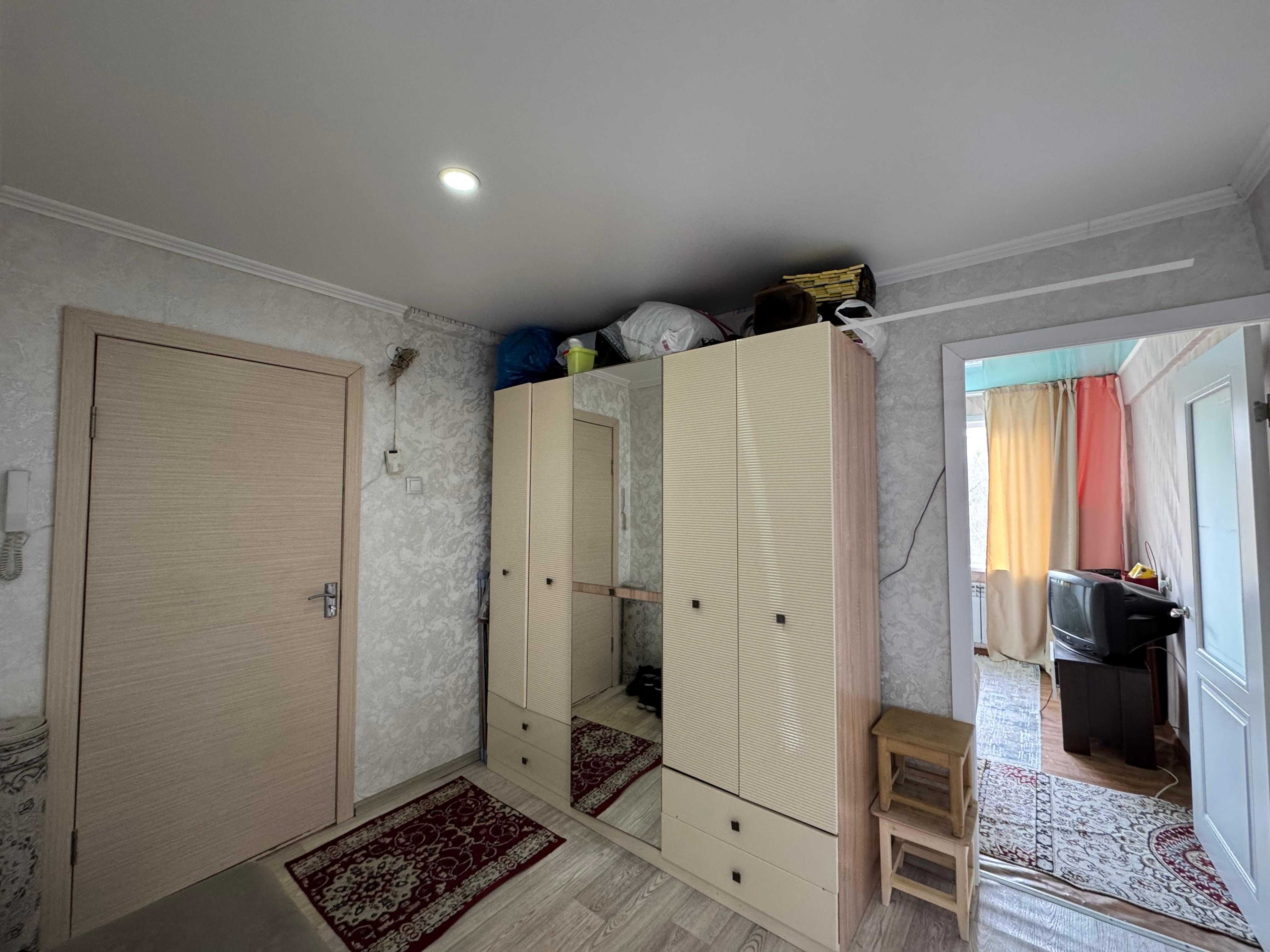 Продаётся 3-х комнатная квартира по адресу:  
Сатпаева 32  (ТОРГ)
