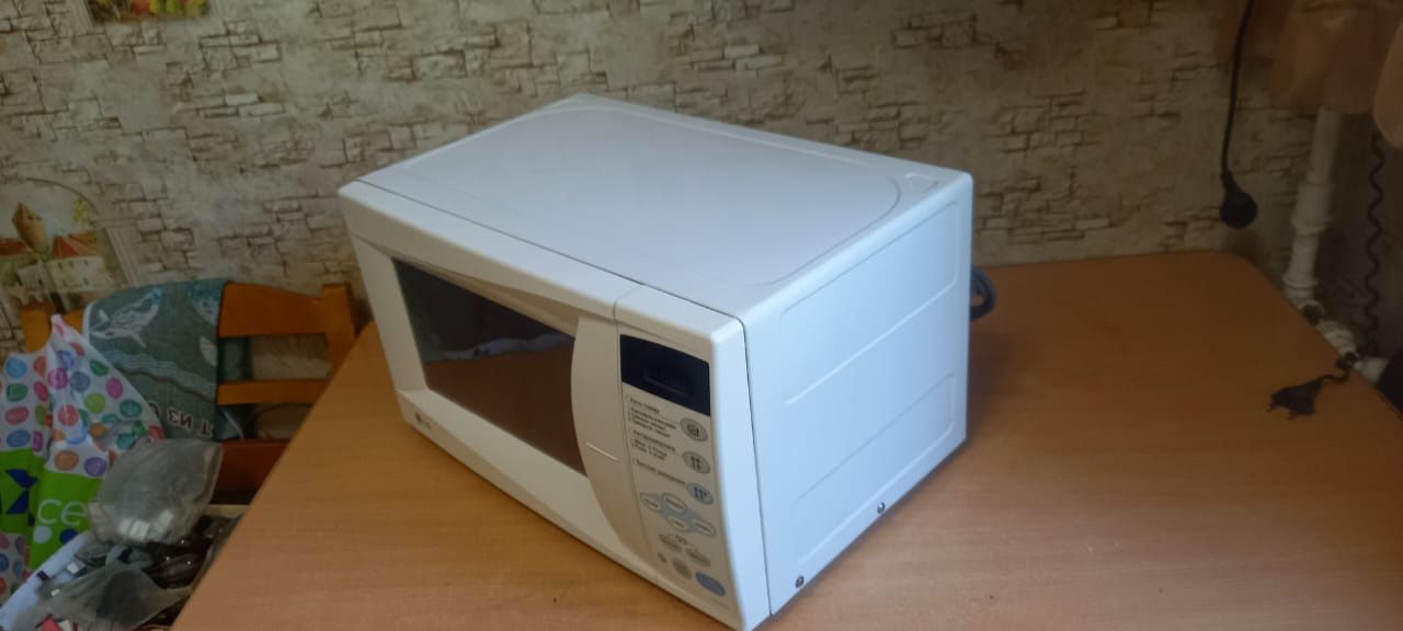 Продам микроволновую печь