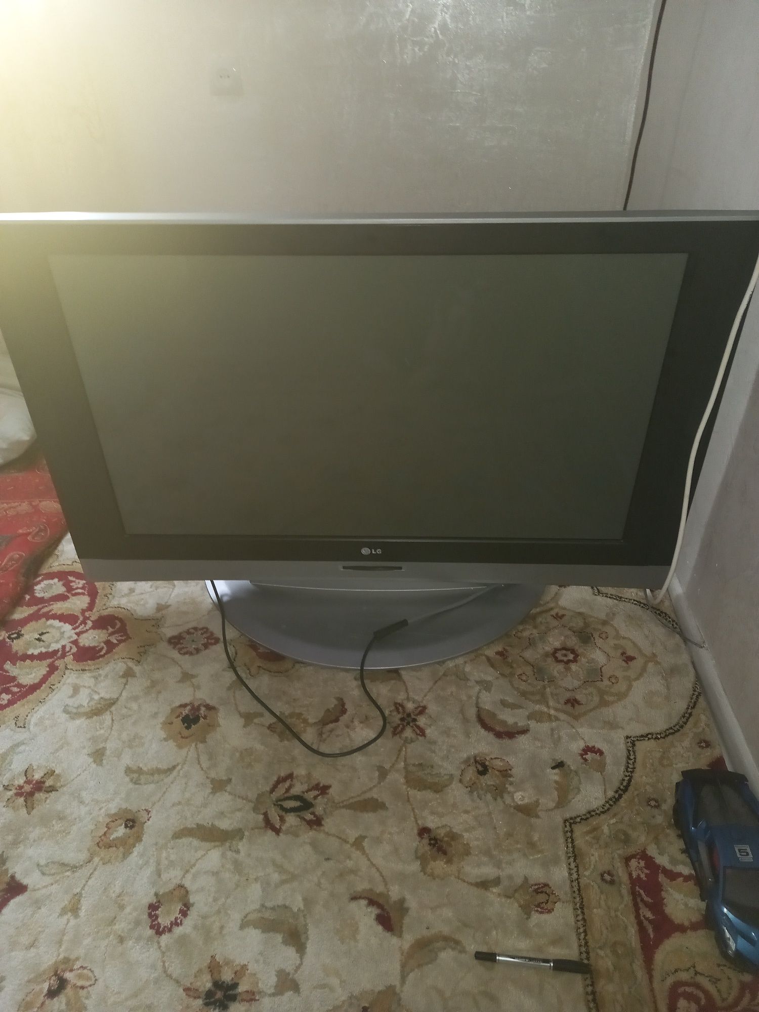 Телевизор   lg..