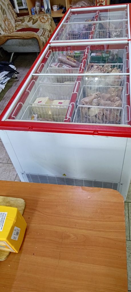 Продам морозильную камеру. 90 на 2.50.