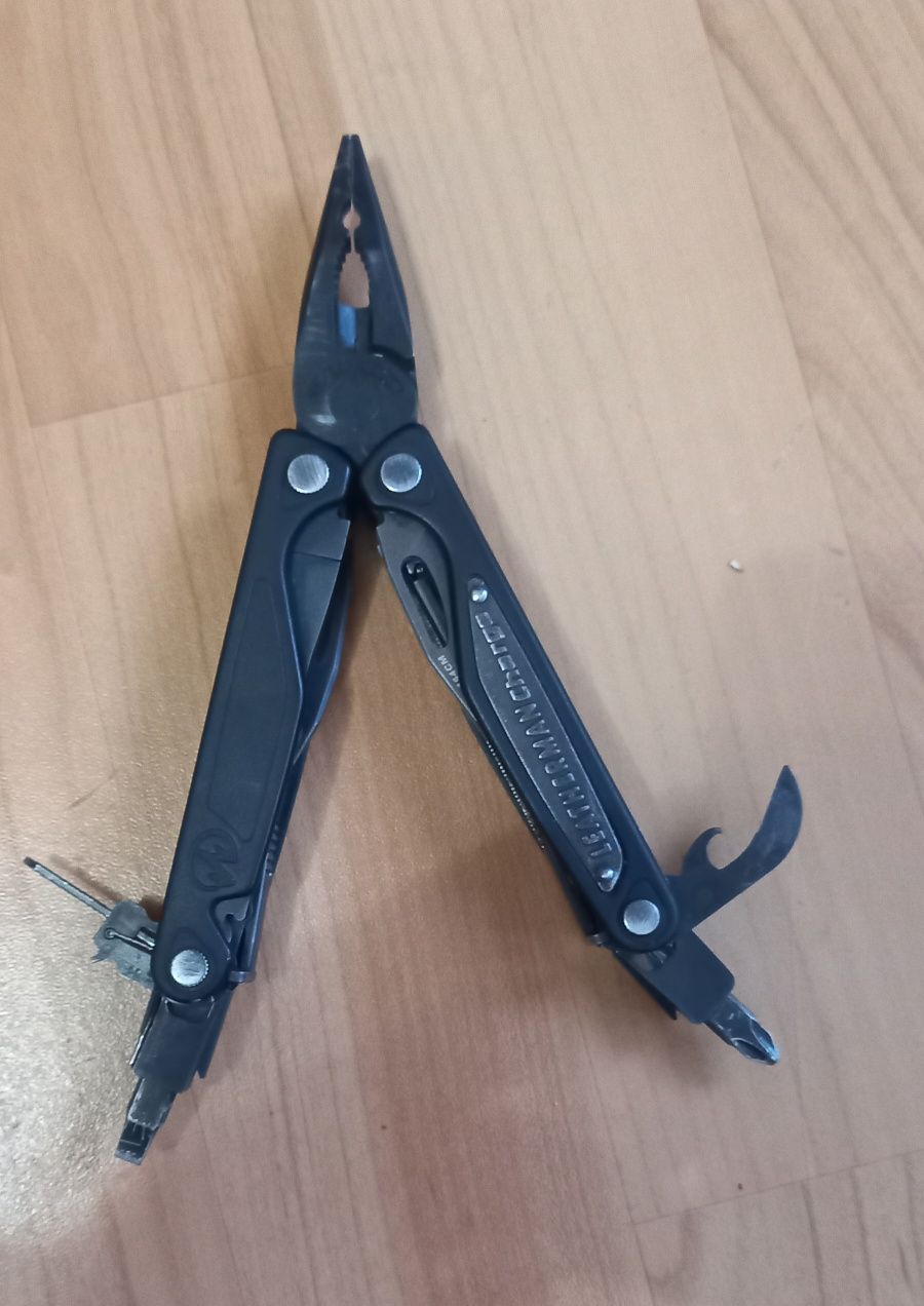 Мультитул leatherman CHARGE