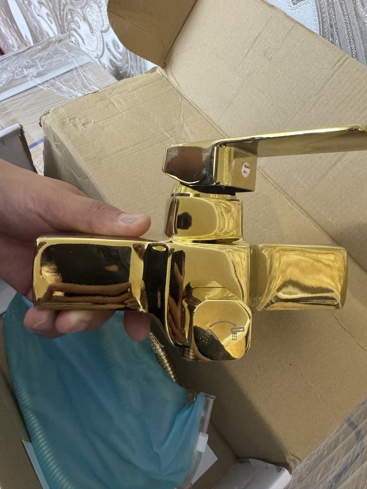 Смеситель для ванны