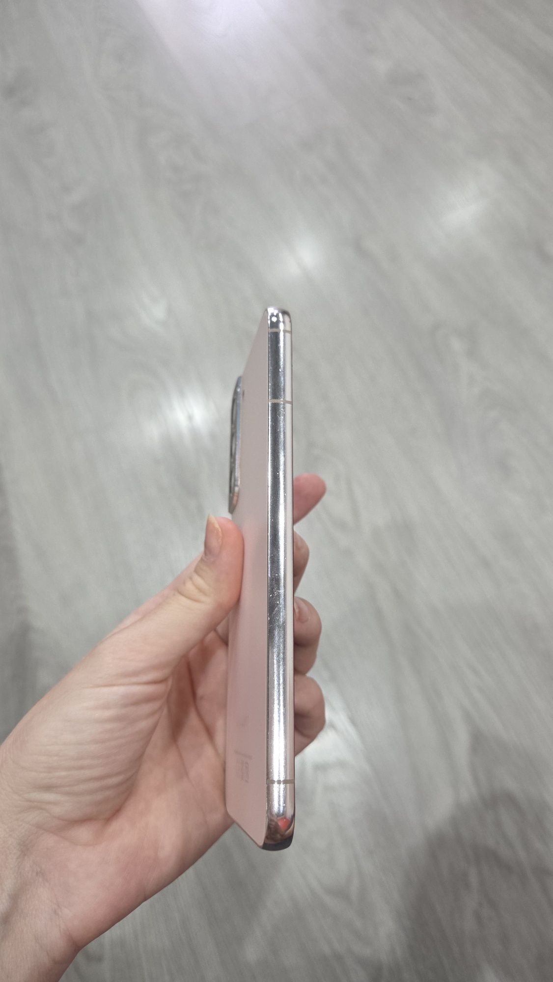 Продам Samsung galaxy S22+