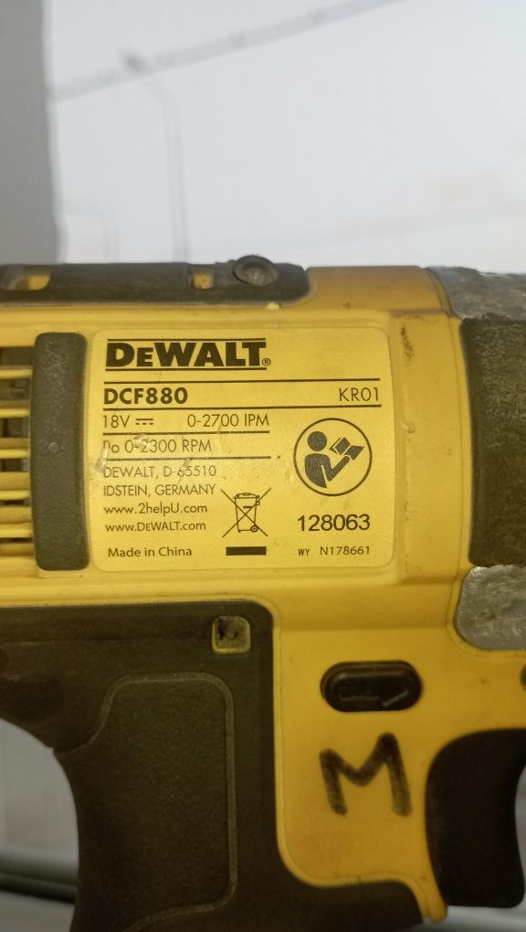 Dewalt аккумуляторный гайковёрт
