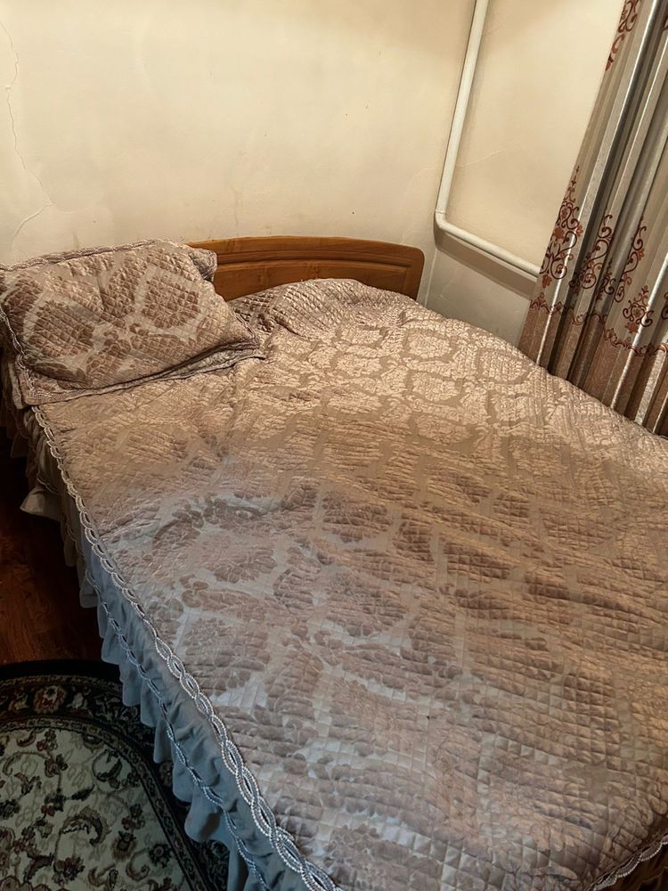 Продам спальный гарнитур