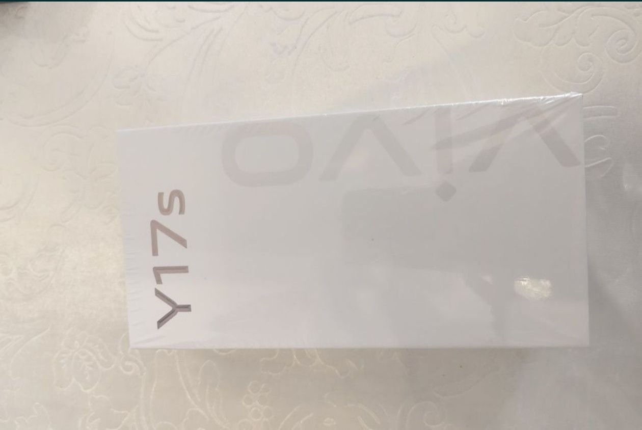 Продам новый телефон VIVO Y17s 128 Гб.