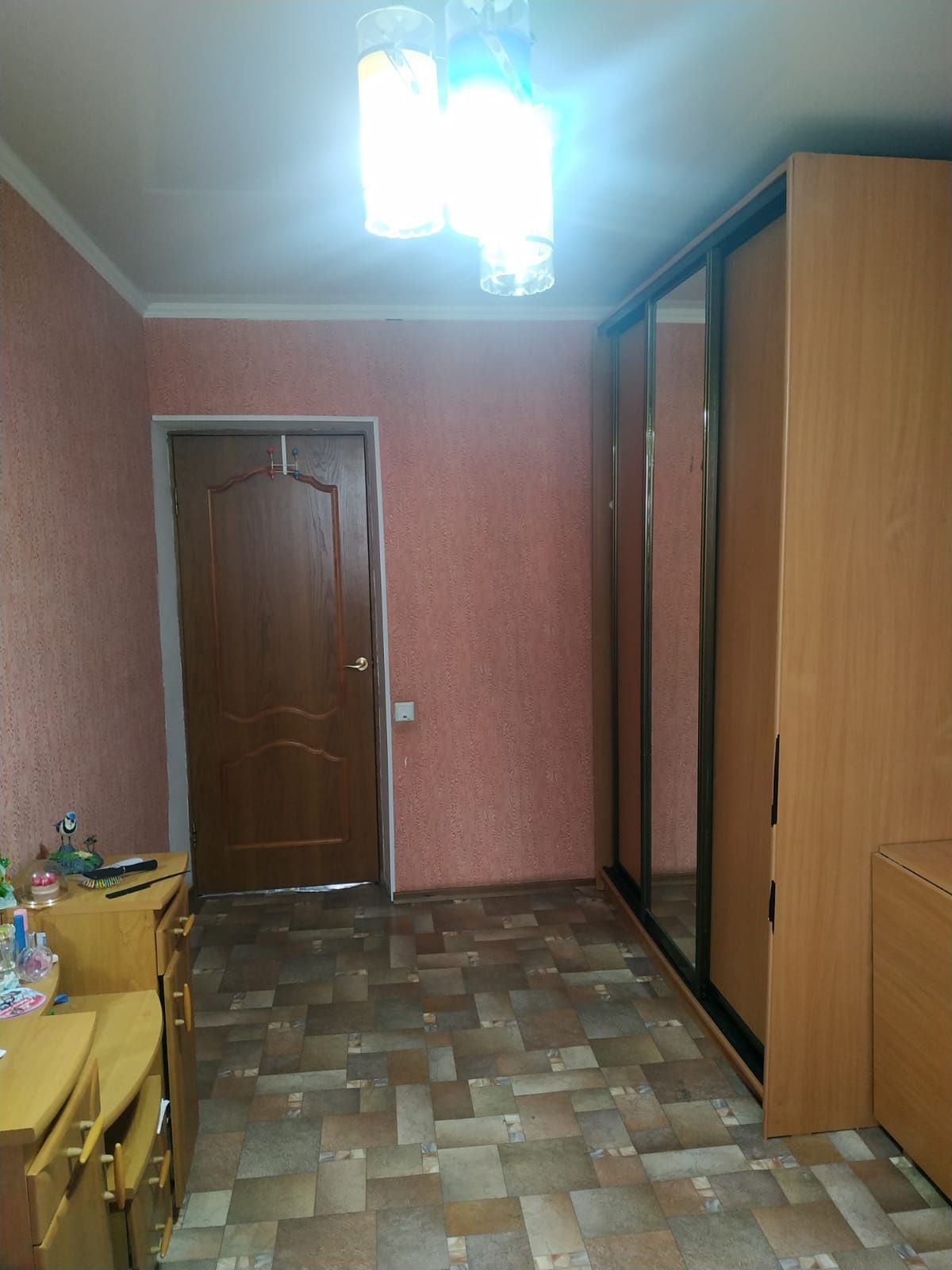 Проживание с хозяевами !Сдам комнату только девушкам или женщине, толь