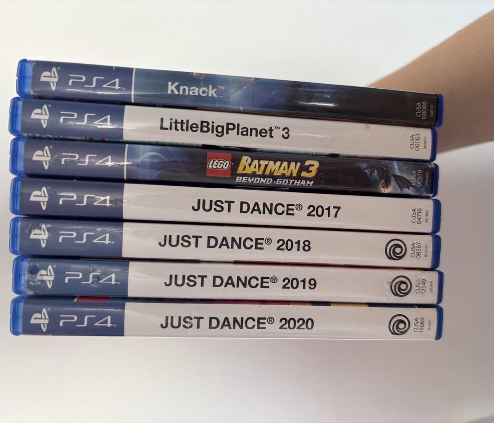 Sony PlayStation 4 + телевизор в подарок!