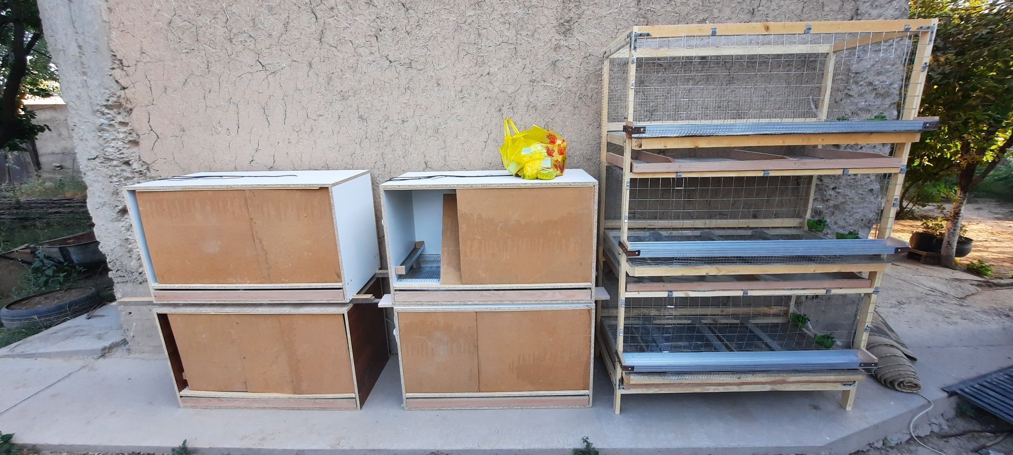 Срочно продам и изготовливаю клетки для кроликов куры и бройлеры.