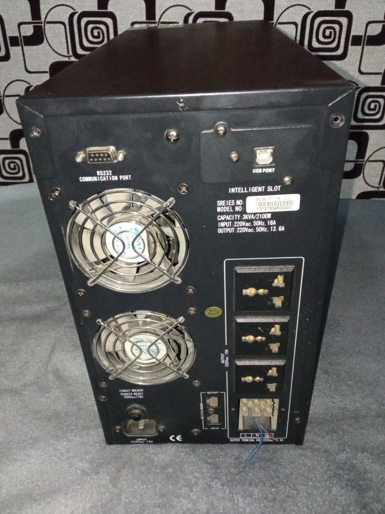 Источник бесперебойного питания SVC PT-3K-LCD, 3000VA/2100W,выход 220В