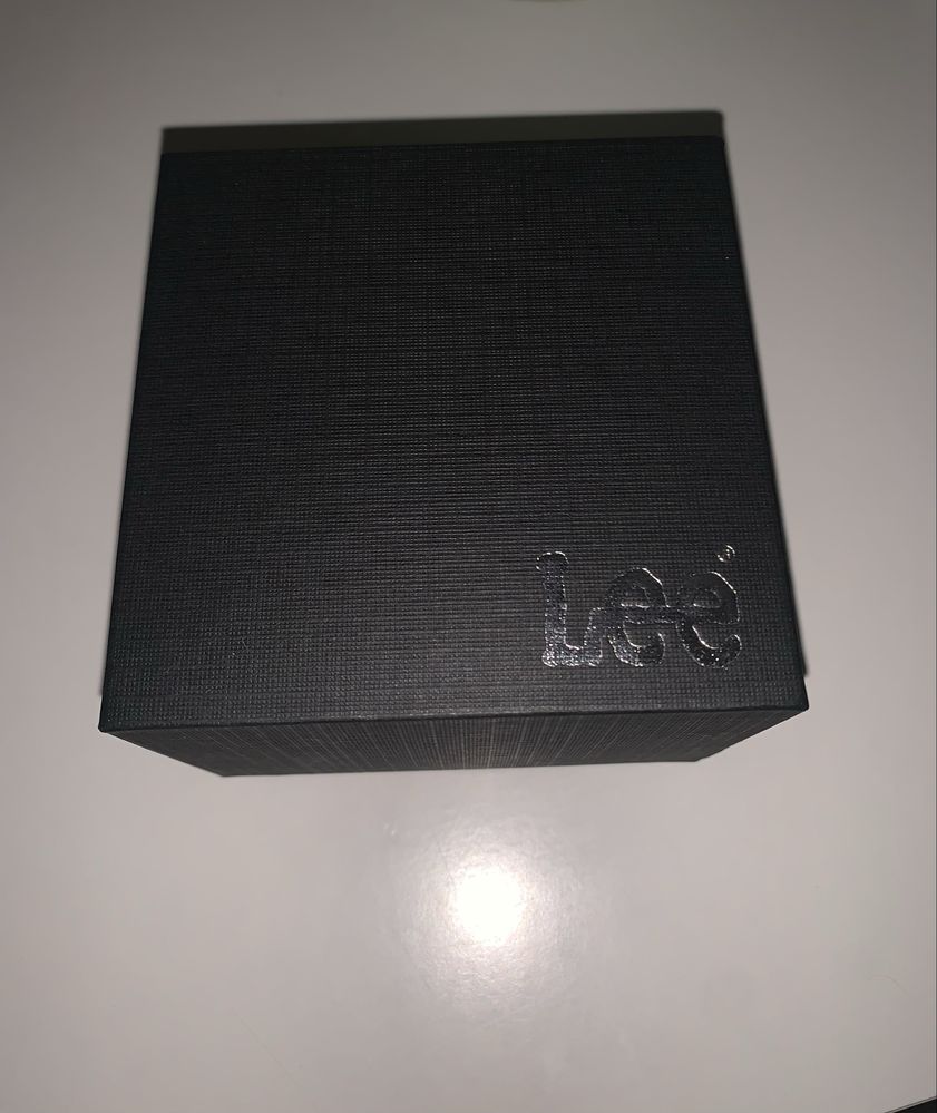Продам срочно Часы Lee
