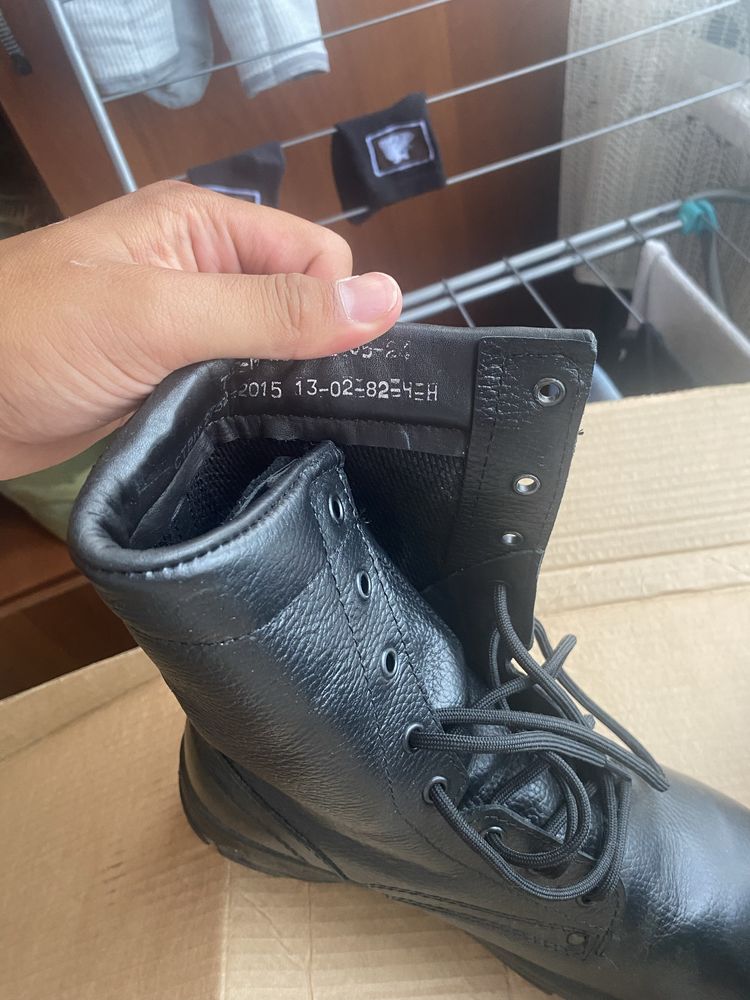 Продам уставные берцы 43