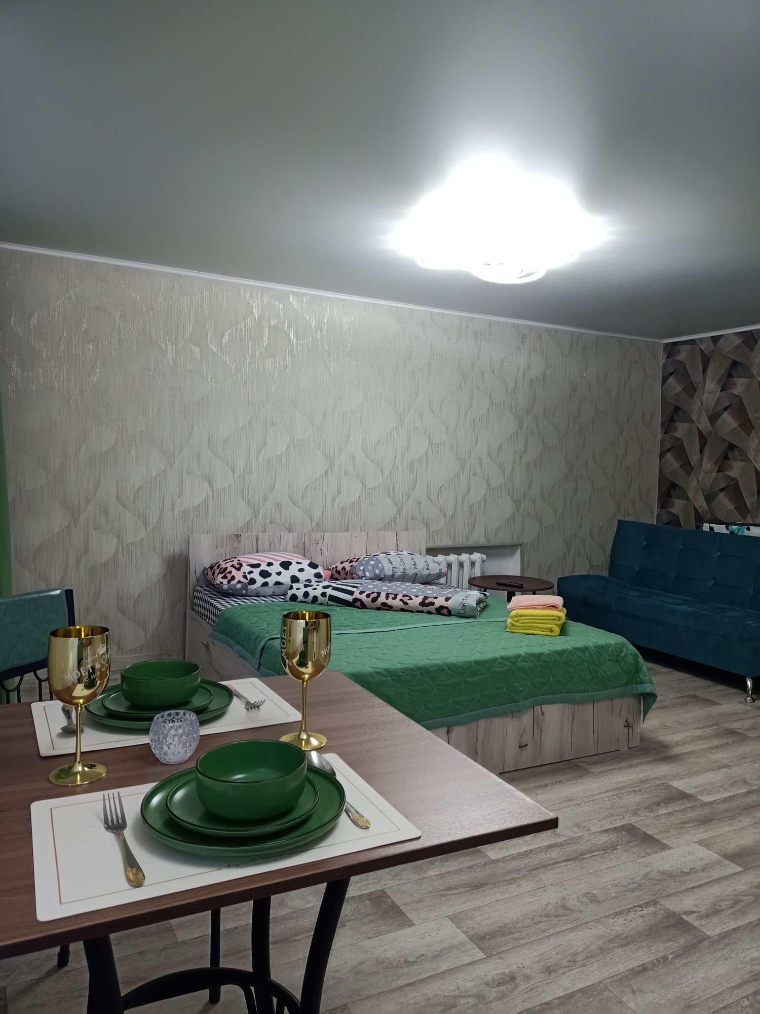 Кондиционер  ,3000 час , 1 комн , центр, безконтактное заселе