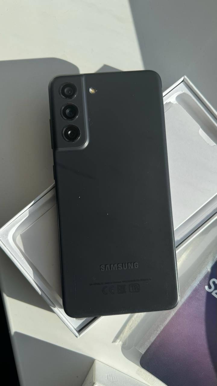 продам samsung s21FE