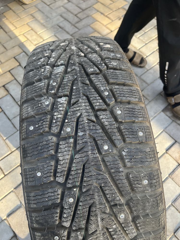 Продам шины от прады 120
