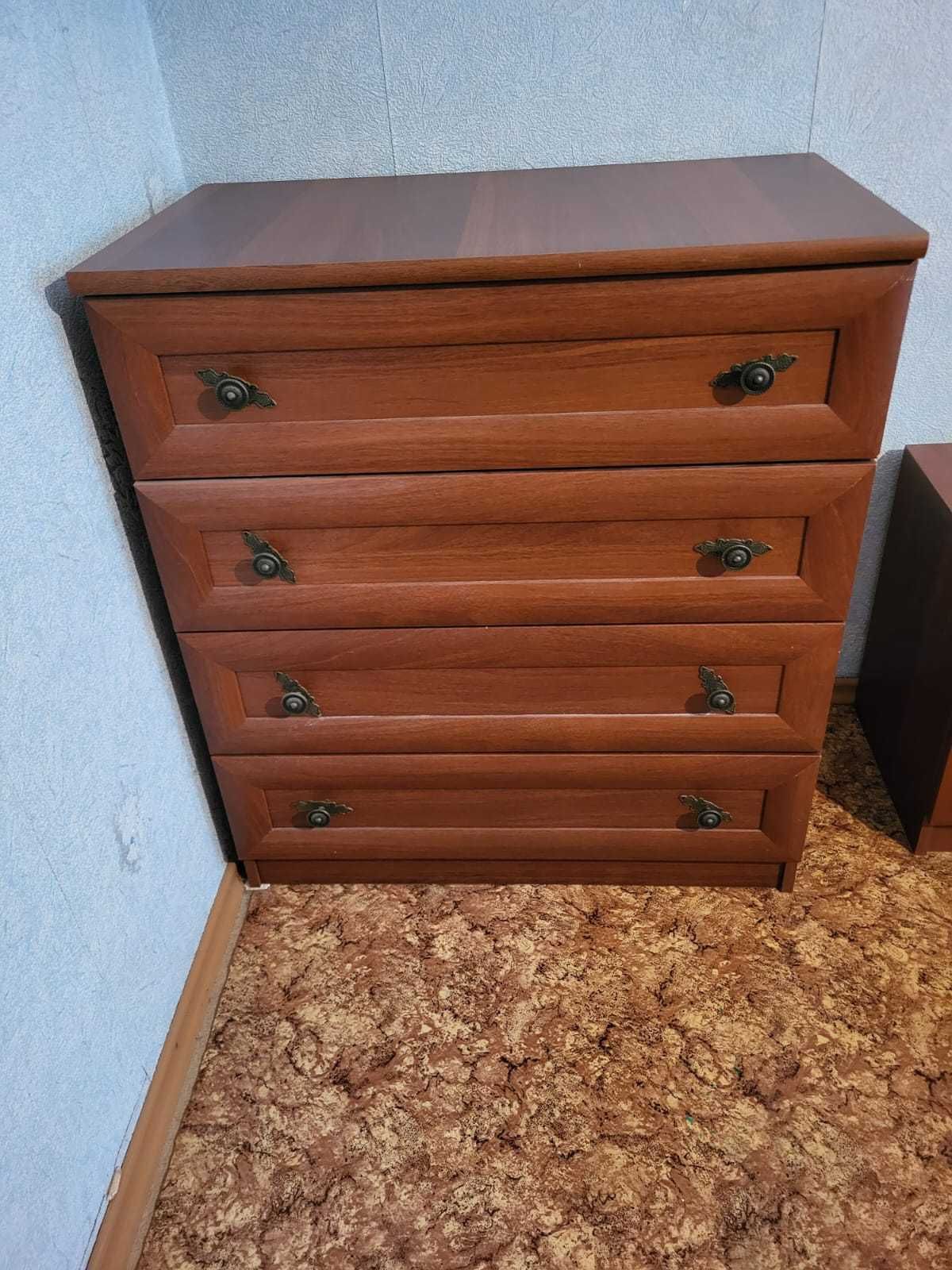 Продам спальный гарнитур