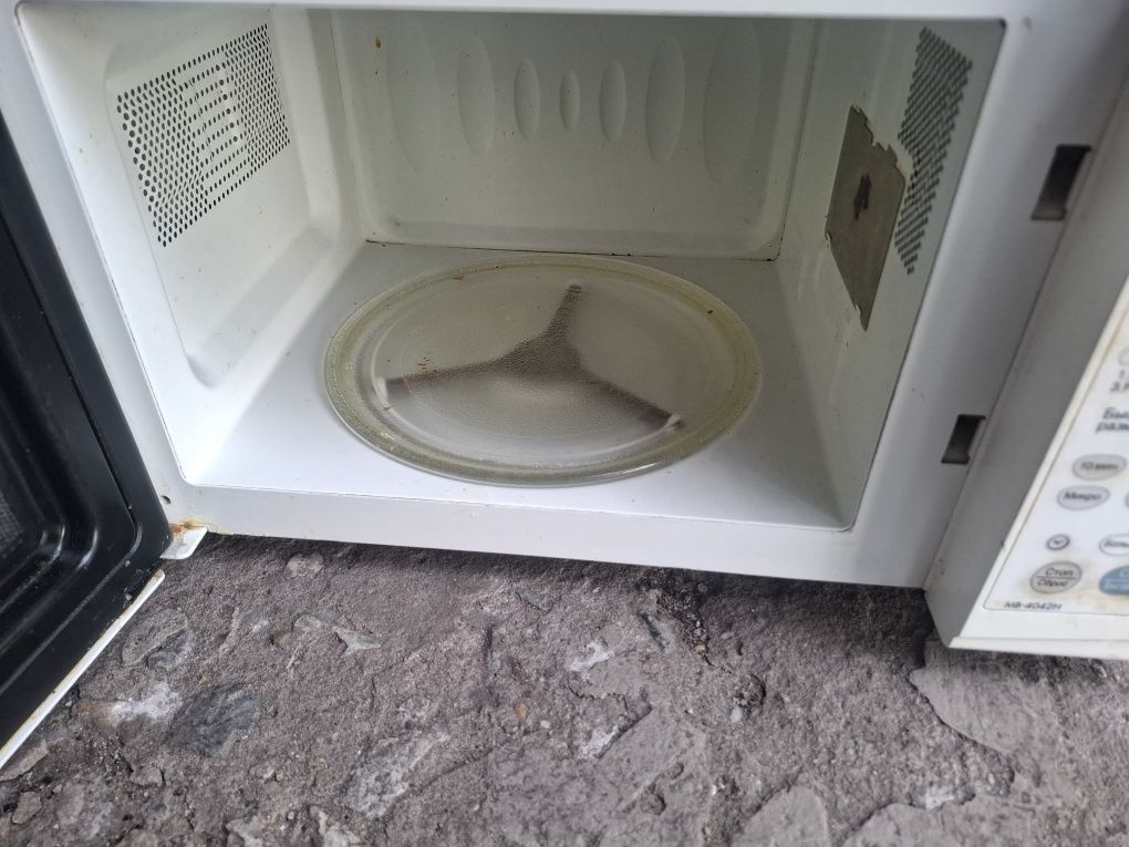 Продам микроволновую печь