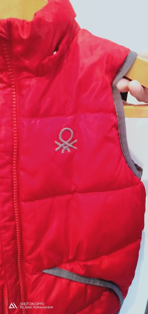 Безрукавка "Benetton " от 4 до 7 лет