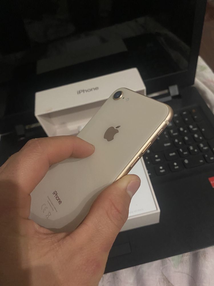 iPhone 8, 64 gb; продаю либо обмен на apple watch или galaxy watch