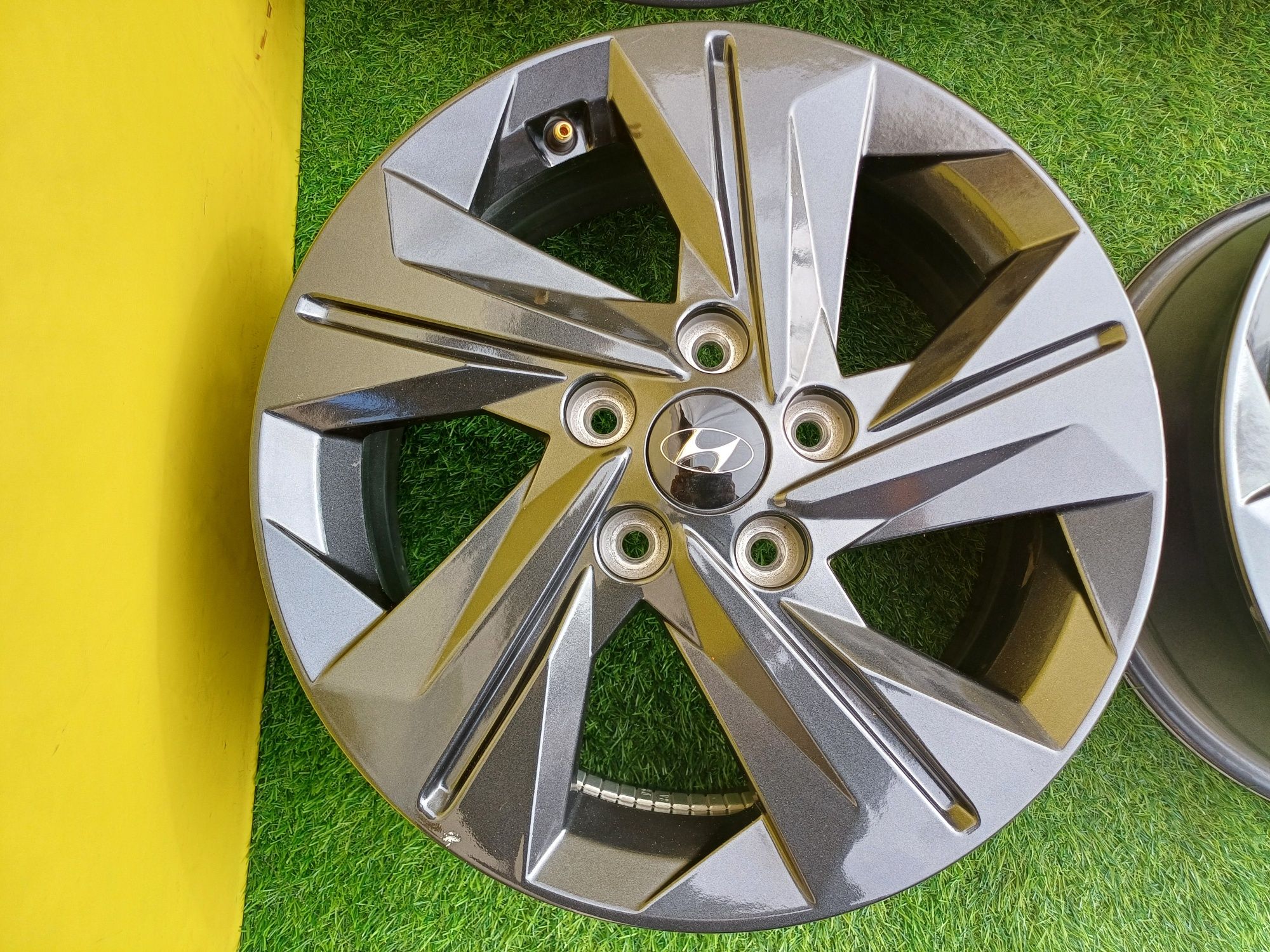 Диски R16 5x114,3 на Hyundai и другие.