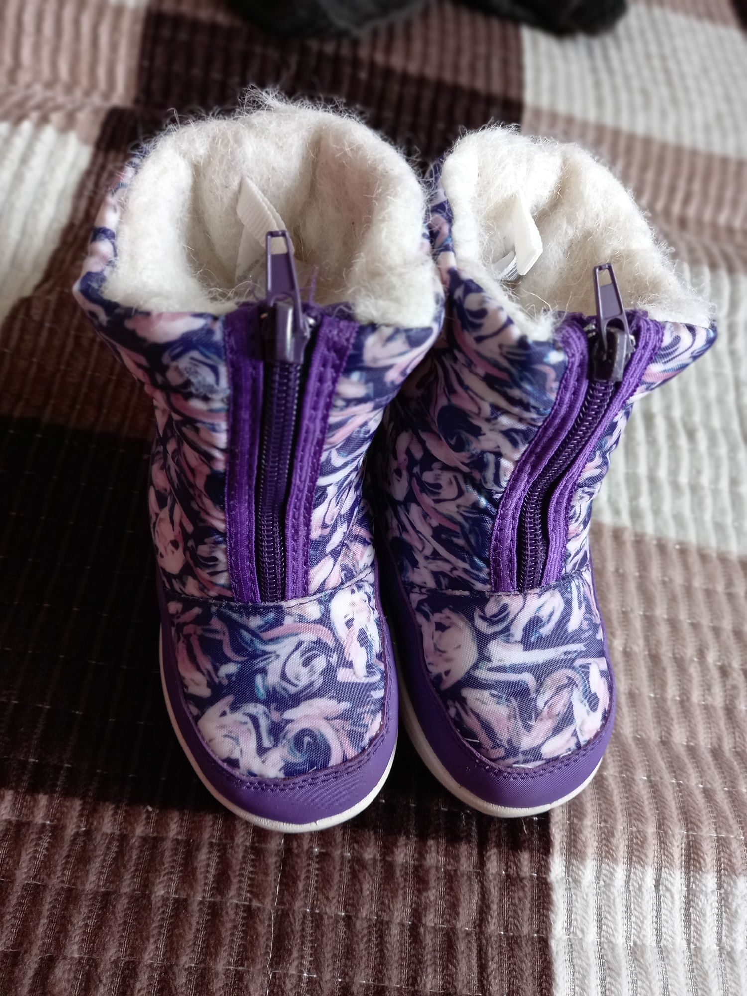 Продам детские сапожки