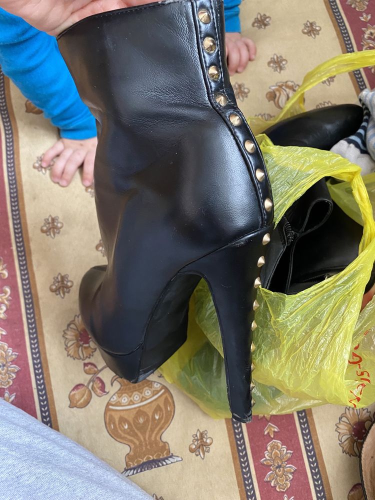 Продам б/у обувь